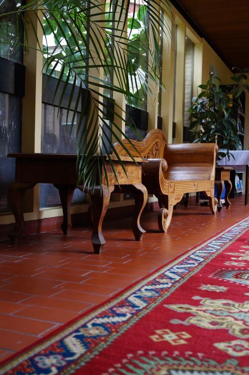Hotel Restaurant 'De Oorsprong' Sint Nicolaasga ภายนอก รูปภาพ