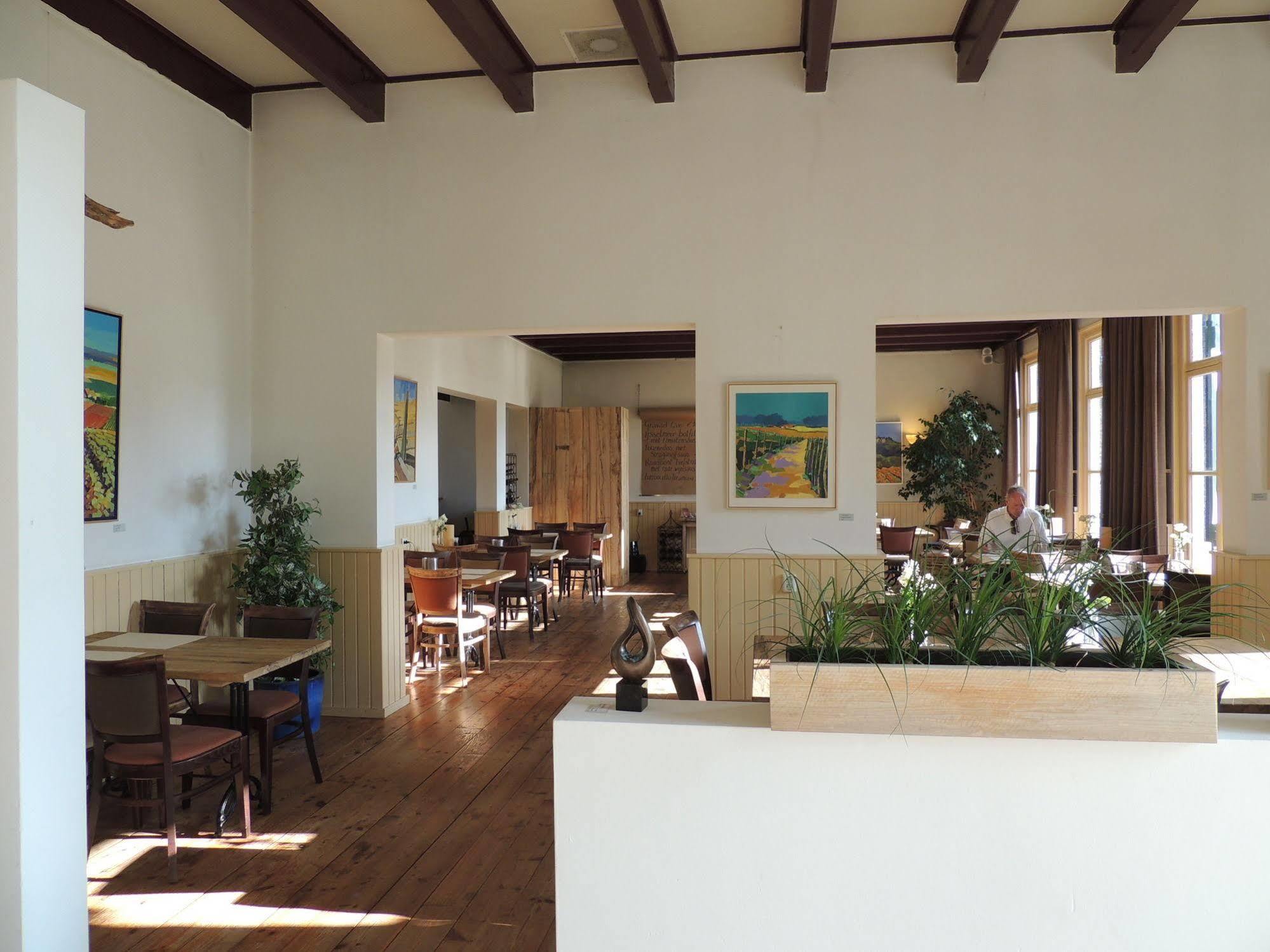 Hotel Restaurant 'De Oorsprong' Sint Nicolaasga ภายนอก รูปภาพ