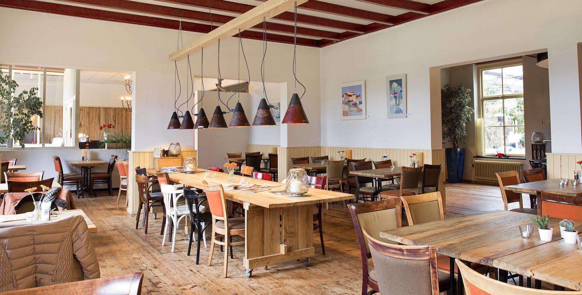 Hotel Restaurant 'De Oorsprong' Sint Nicolaasga ภายนอก รูปภาพ