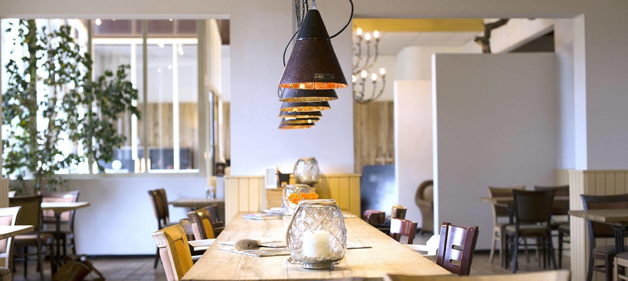 Hotel Restaurant 'De Oorsprong' Sint Nicolaasga ภายนอก รูปภาพ