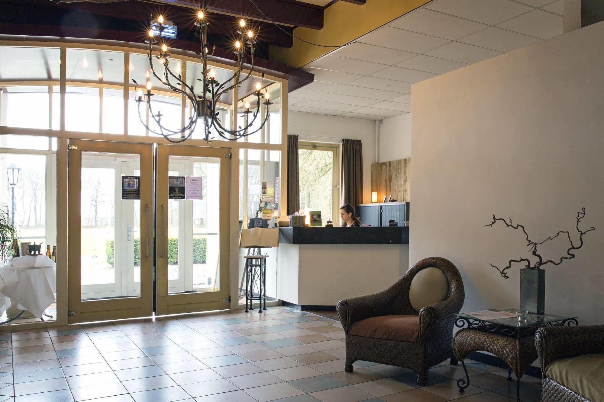 Hotel Restaurant 'De Oorsprong' Sint Nicolaasga ภายนอก รูปภาพ